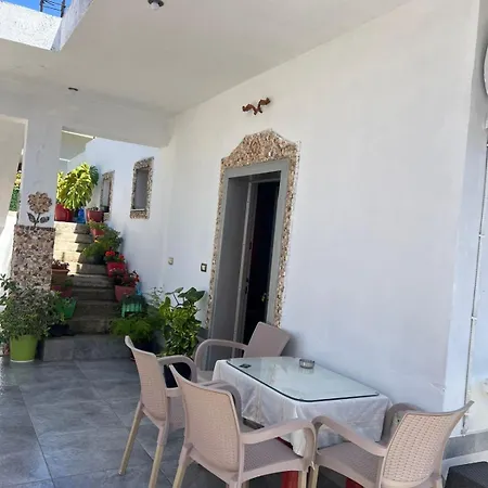 Elmir Apartament's בית הארחה קסאמיל