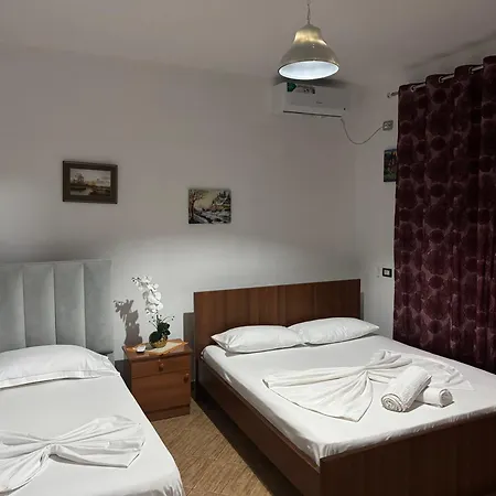 בית הארחה Elmir Apartament's קסאמיל
