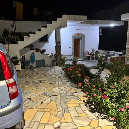 Elmir Apartament's בית הארחה