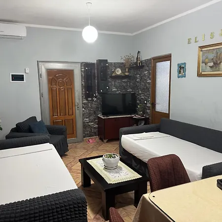 בית הארחה Elmir Apartament's