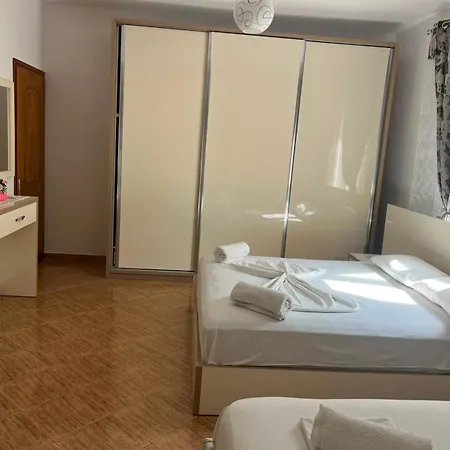 Elmir Apartament's בית הארחה קסאמיל