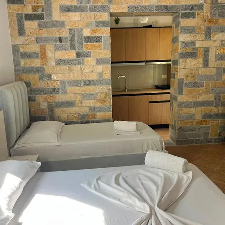 בית הארחה Elmir Apartament's קסאמיל