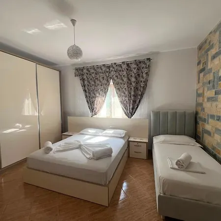 בית הארחה Elmir Apartament's