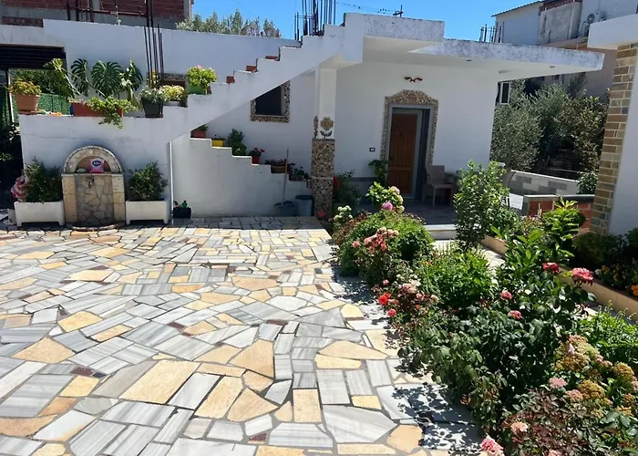 Elmir Apartament's * Ksamil